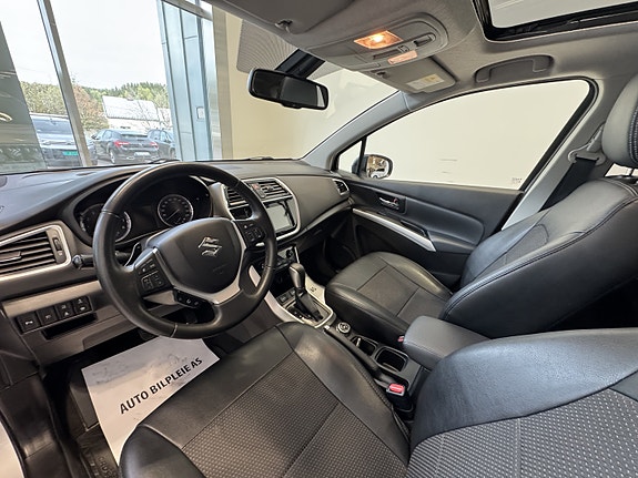 Suzuki S-Cross 17 of 28