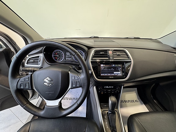 Suzuki S-Cross 18 of 28