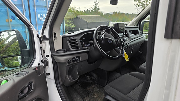 Ford Transit 350 L3 Van 11 of 16