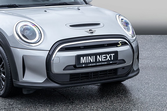 MINI Cooper SE 2 of 27