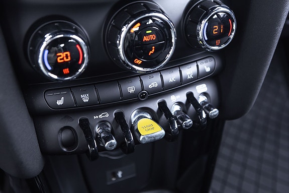 MINI Cooper SE 18 of 27