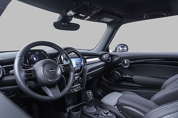 MINI Cooper SE 25 of 27