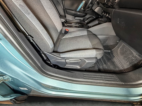 Citroen E-C4 25 of 30