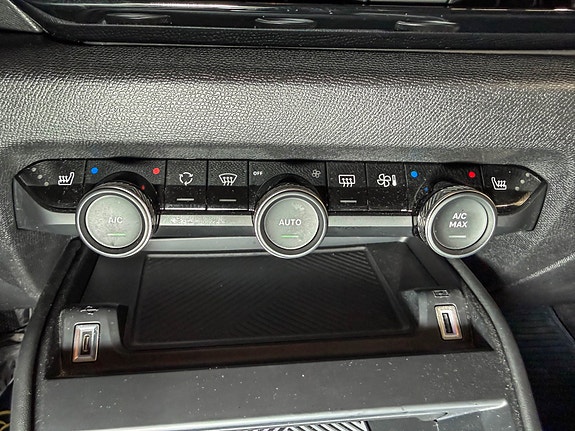 Citroen E-C4 3 of 30