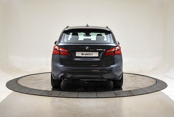 BMW 225xe 18 of 18
