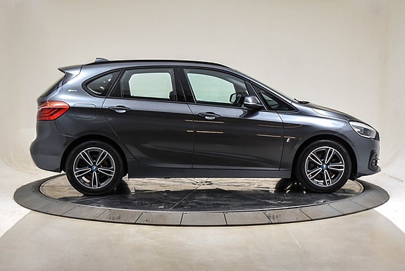 BMW 225xe 12 of 18