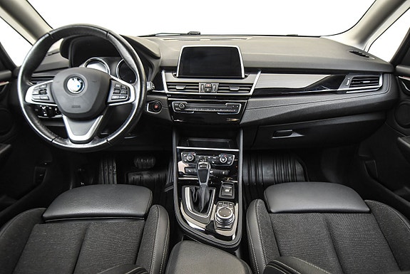 BMW 225xe 5 of 18