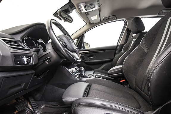 BMW 225xe 15 of 18