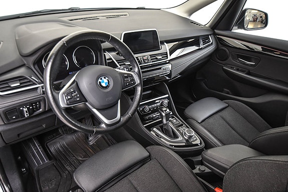 BMW 225xe 14 of 18