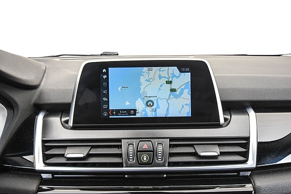 BMW 225xe 9 of 18
