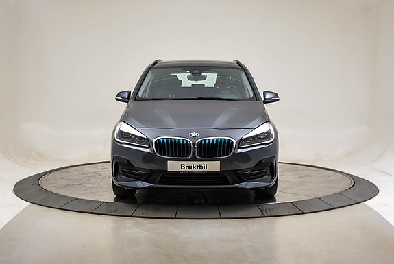 BMW 225xe 17 of 18
