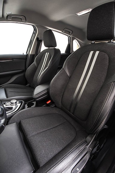 BMW 225xe 6 of 18