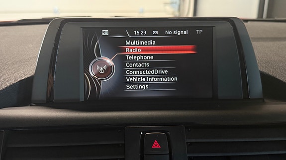 BMW 218d 21 of 29