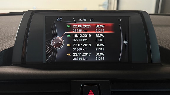 BMW 218d 27 of 29