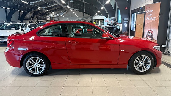 BMW 218d 4 of 29