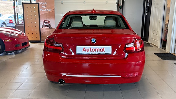 BMW 218d 8 of 29