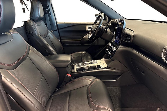 Ford Explorer 22 of 25