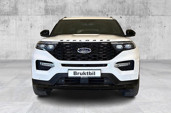 Ford Explorer 2 of 25