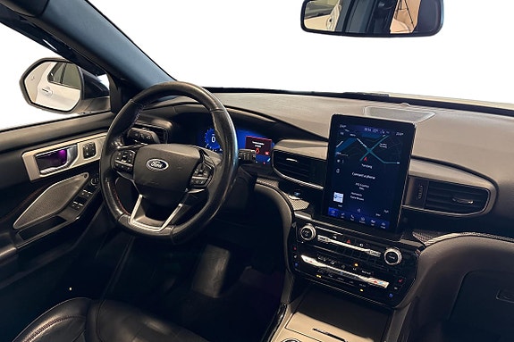 Ford Explorer 21 of 25