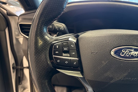 Ford Explorer 19 of 25