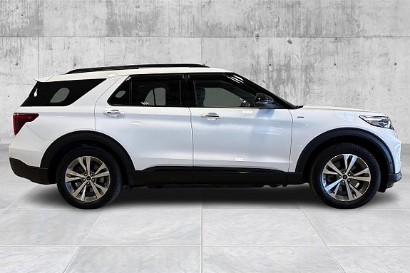 Ford Explorer 4 of 25