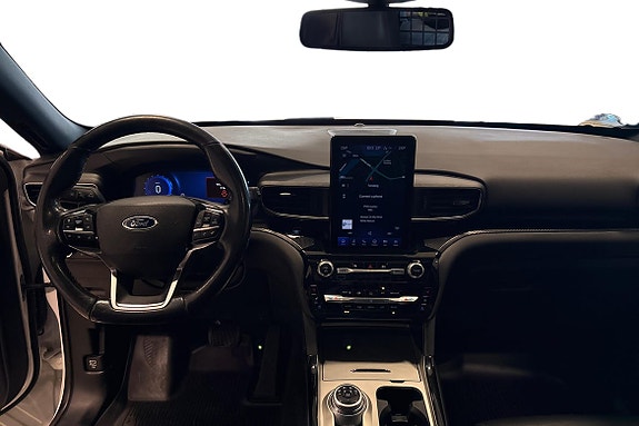 Ford Explorer 16 of 25
