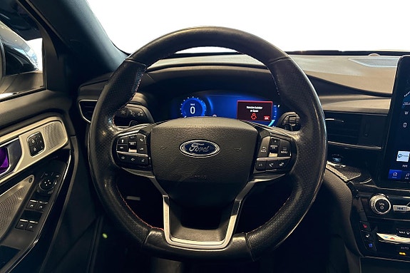 Ford Explorer 17 of 25