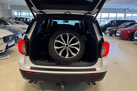 Ford Explorer 25 of 25