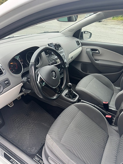 Volkswagen Polo 5 of 8