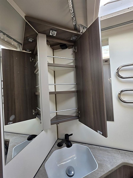 KABE ESTATE 520 XL 16 of 23
