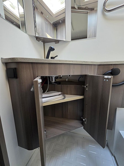 KABE ESTATE 520 XL 17 of 23