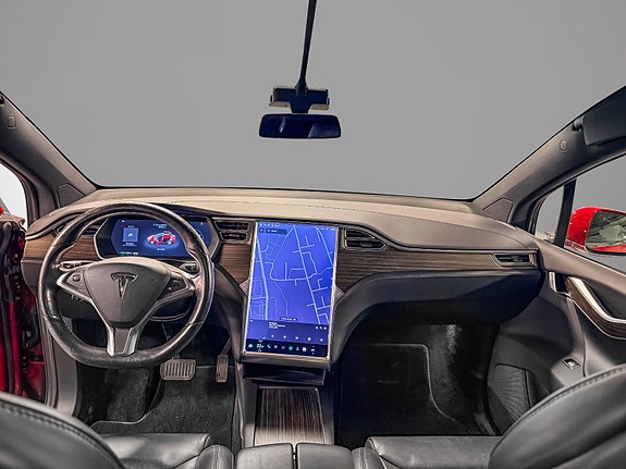 Tesla Model X 13 of 30