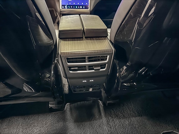 Tesla Model X 22 of 30