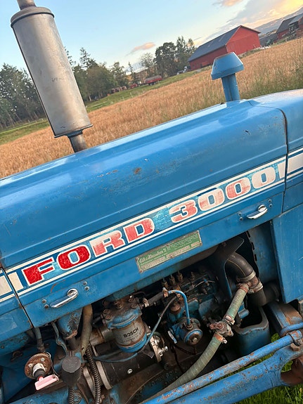 Ford 3000 8 of 14