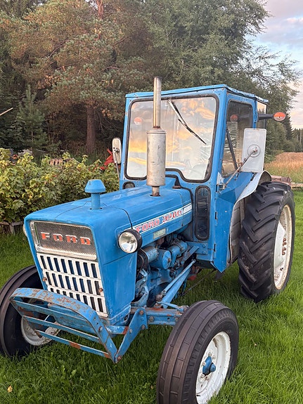 Ford 3000 2 of 14