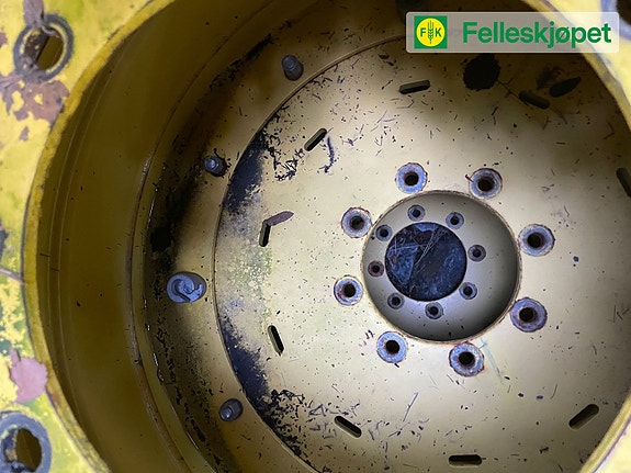 John Deere Michelin Multibib  650/65R42 80% med felg 2 of 2