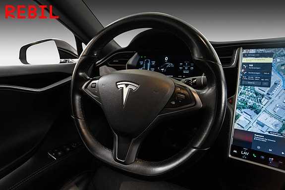 Tesla Model S 12 of 25
