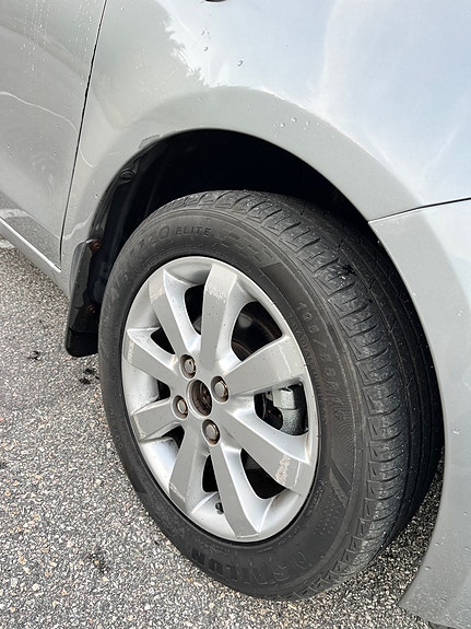 Toyota Yaris 14 of 30