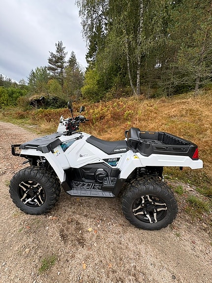 Polaris Sportsman X2 Quad 9 of 15