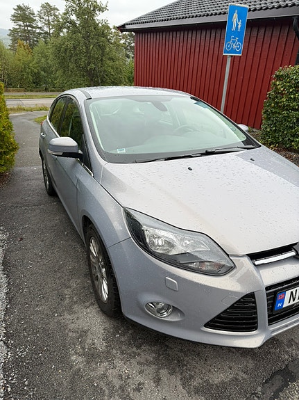 Ford Focus 2 of 13