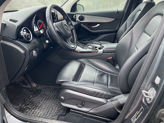Mercedes-Benz GLC350 e 15 of 30