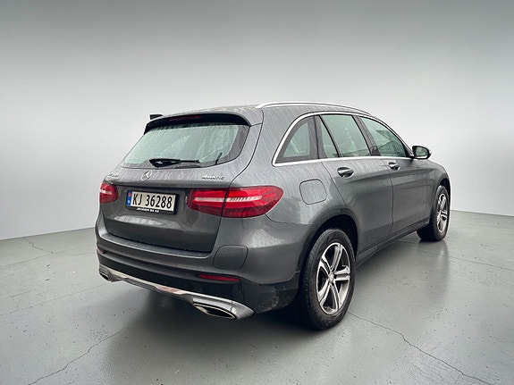 Mercedes-Benz GLC350 e 5 of 30