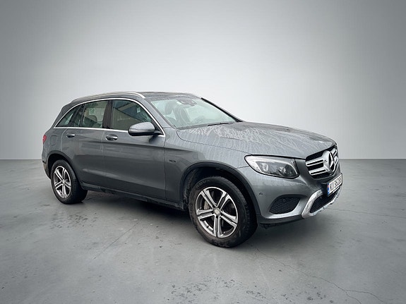 Mercedes-Benz GLC350 e 3 of 30