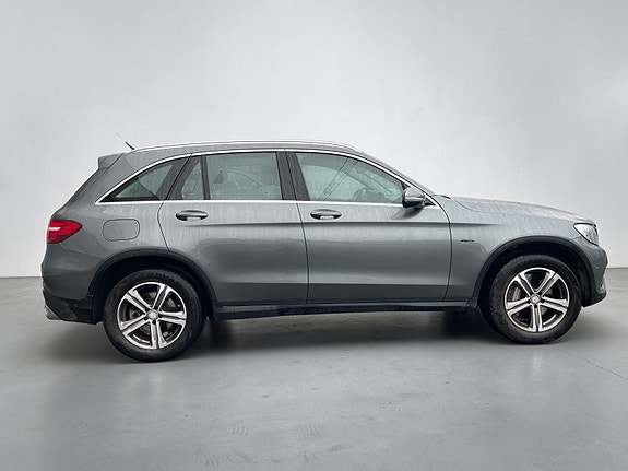 Mercedes-Benz GLC350 e 4 of 30