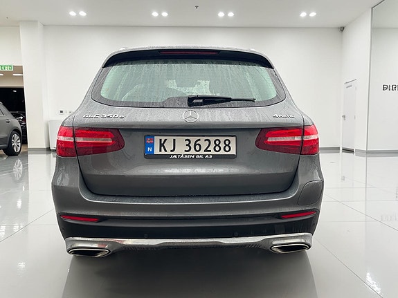 Mercedes-Benz GLC350 e 6 of 30