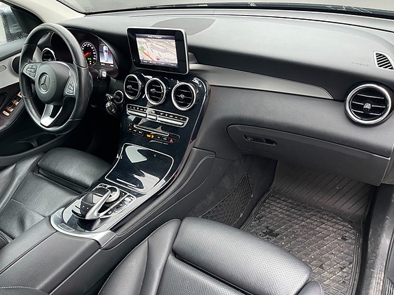 Mercedes-Benz GLC350 e 17 of 30