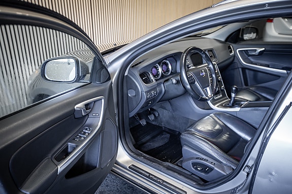Volvo V60 12 of 27