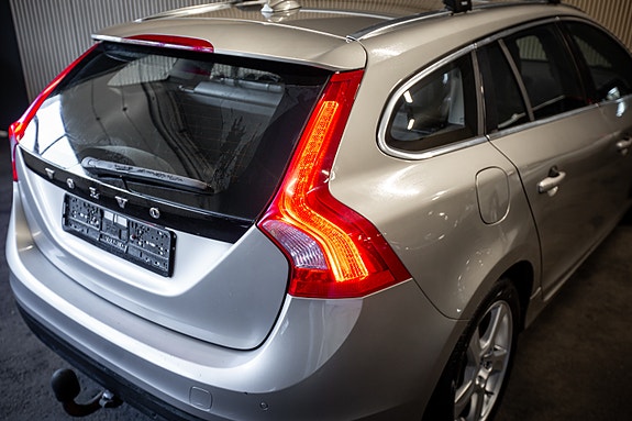 Volvo V60 8 of 27