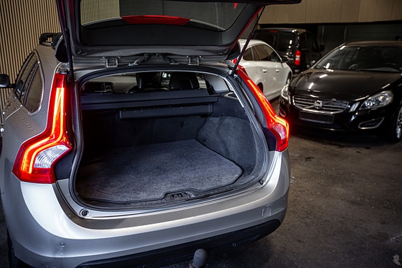 Volvo V60 11 of 27