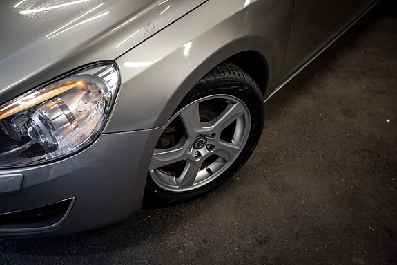 Volvo V60 6 of 27